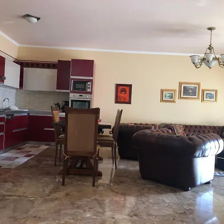 Apartment Fully Equipped Flat With Stunning Sea Views